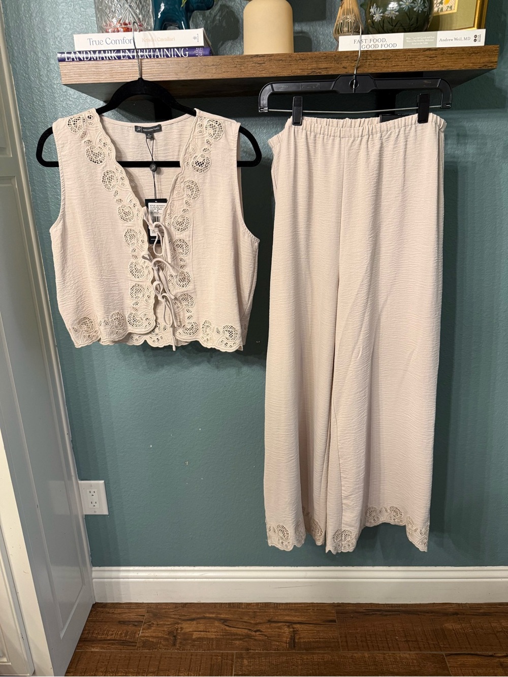 NWT Adrianna Papell 2PC Ivory Lace Trim Tie Front Wide Leg Pants Set M Boho